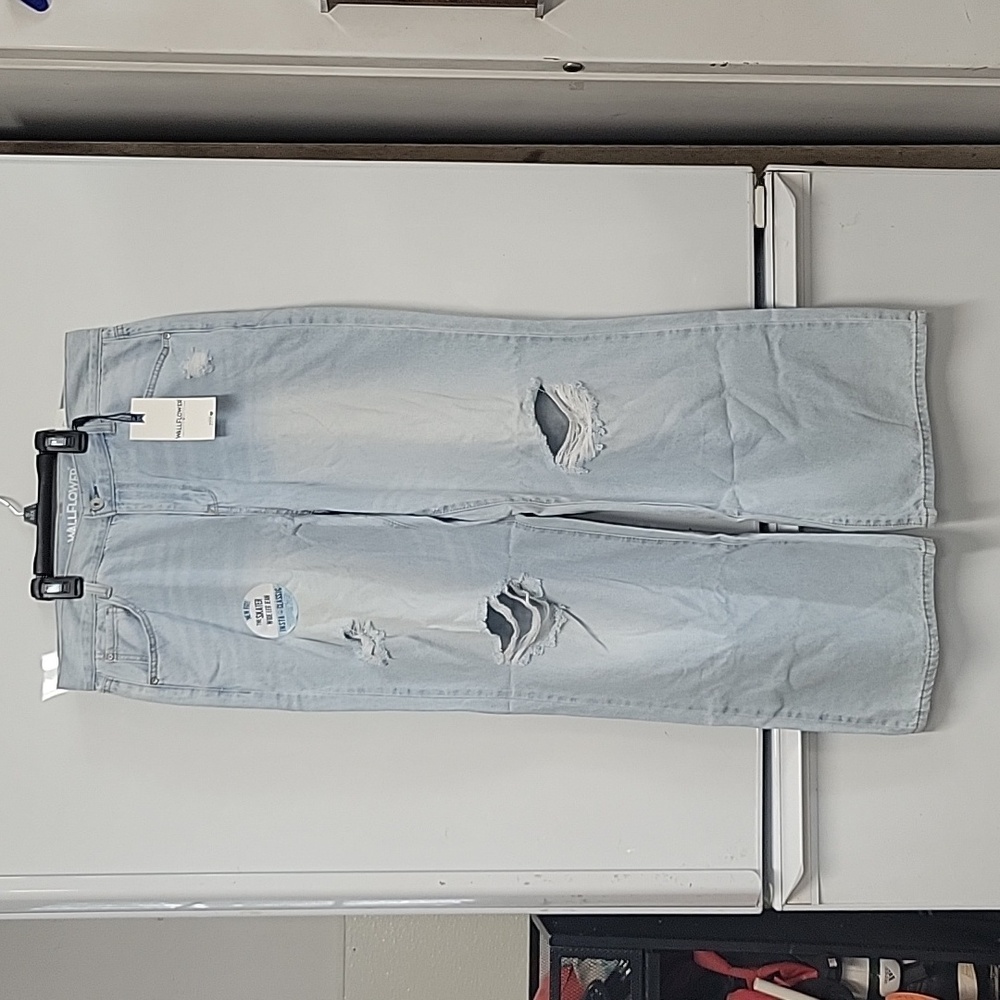 Wallflower women's denim jeans.